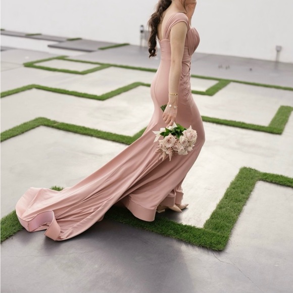 Gorgeous Maxi Dress SIZE: Small - Picture 4 of 4